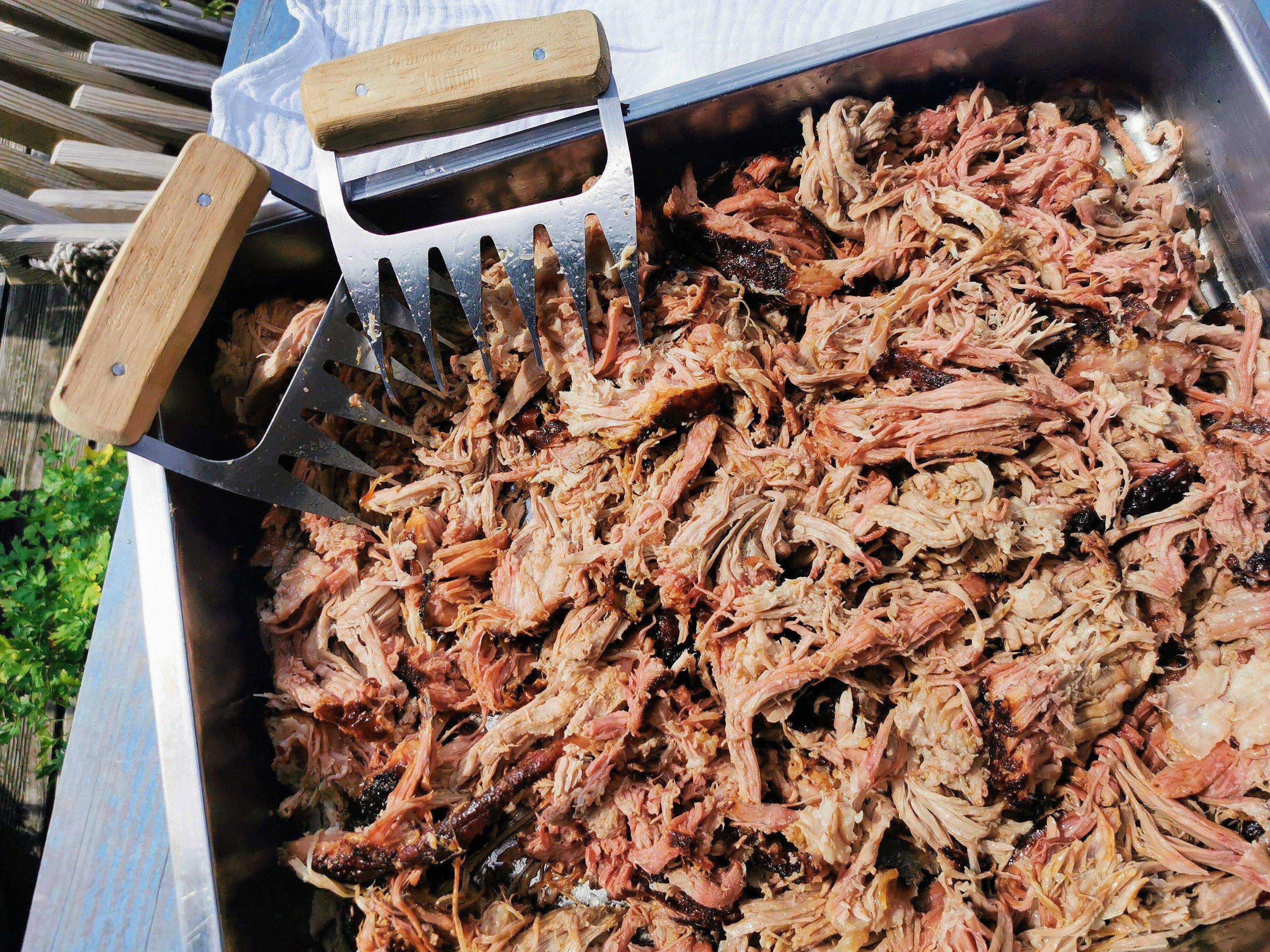 Pulled Pork vom Smoker: Zartes Vergnügen für echte BBQ-Fans