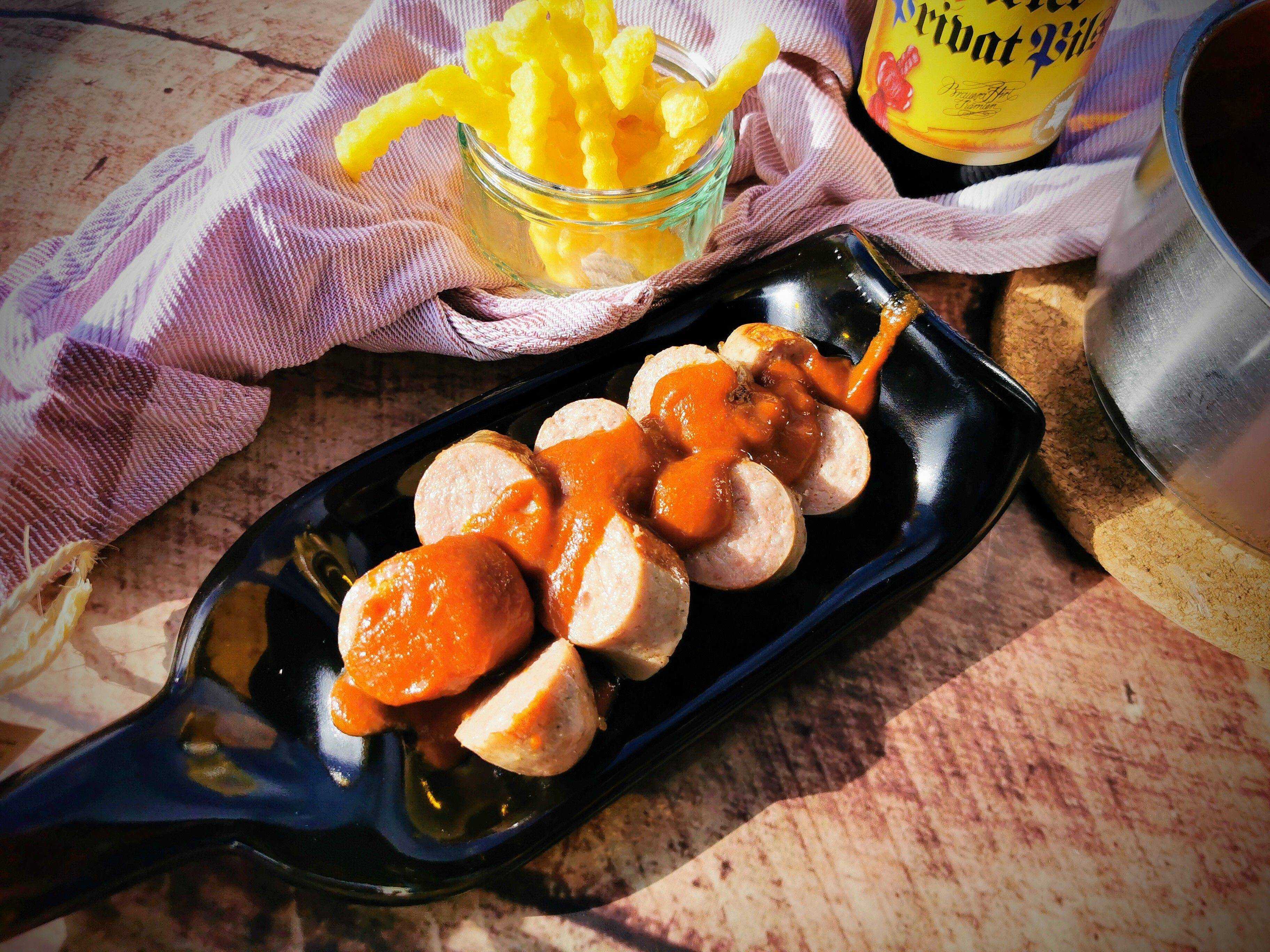 Currywurst vom Grill: Ein Klassiker neu interpretiert