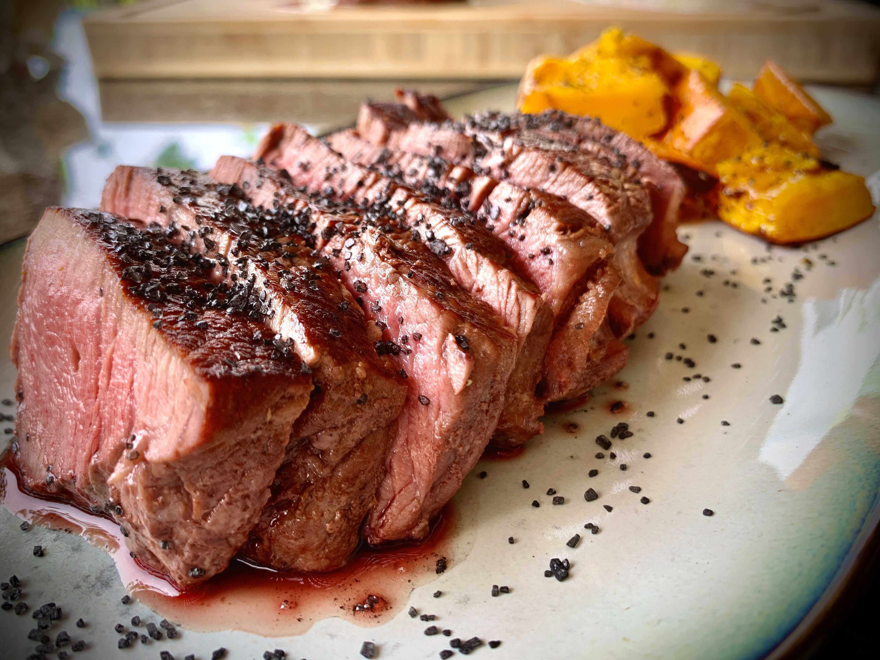 Perfektes Filetsteak und Hokkaido-Kürbis vom Grill – Ein Gästehighlight!