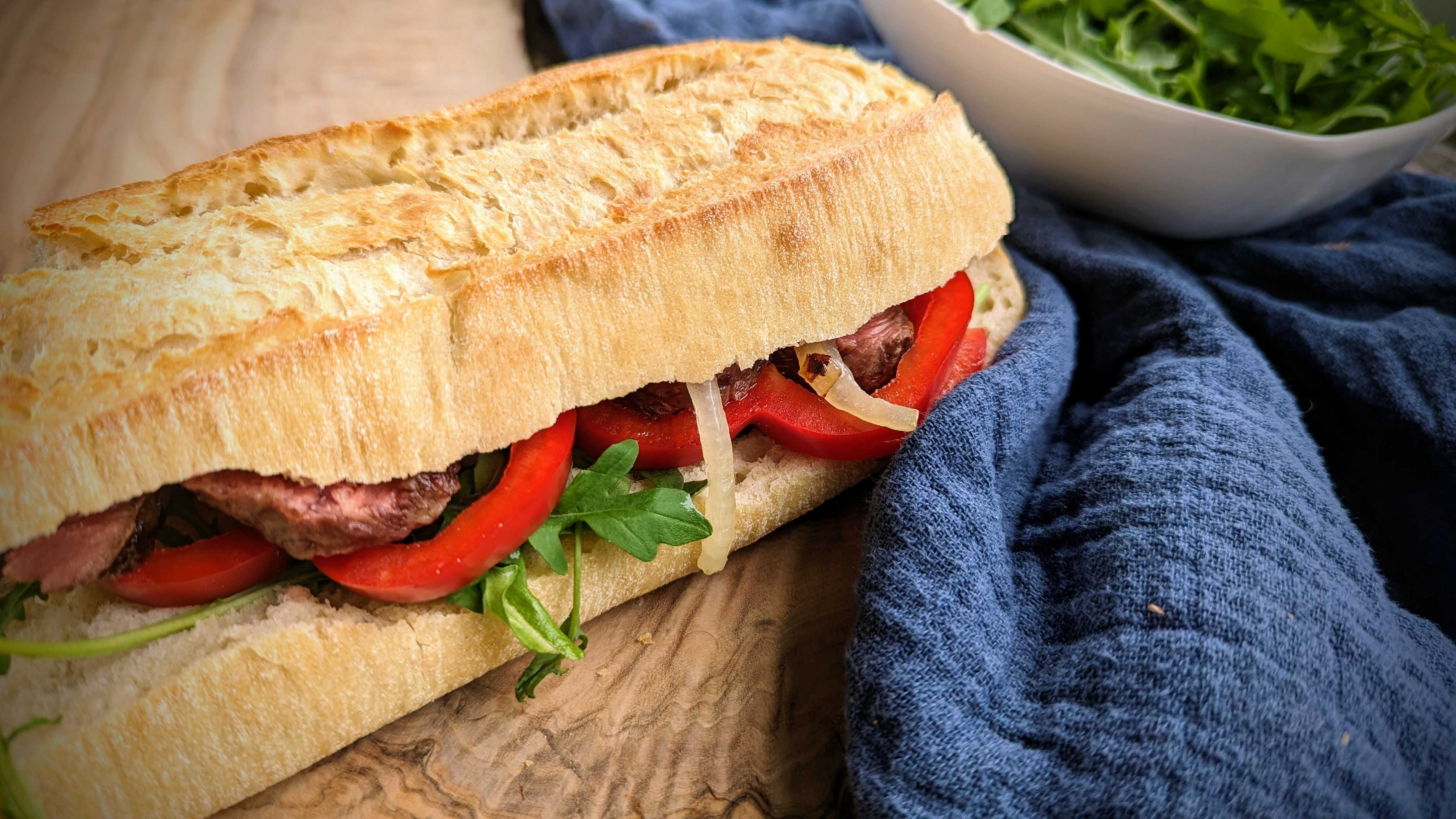 Flat Iron Steak Sandwich – Ein herzhaftes BBQ-Highlight vom Grill
