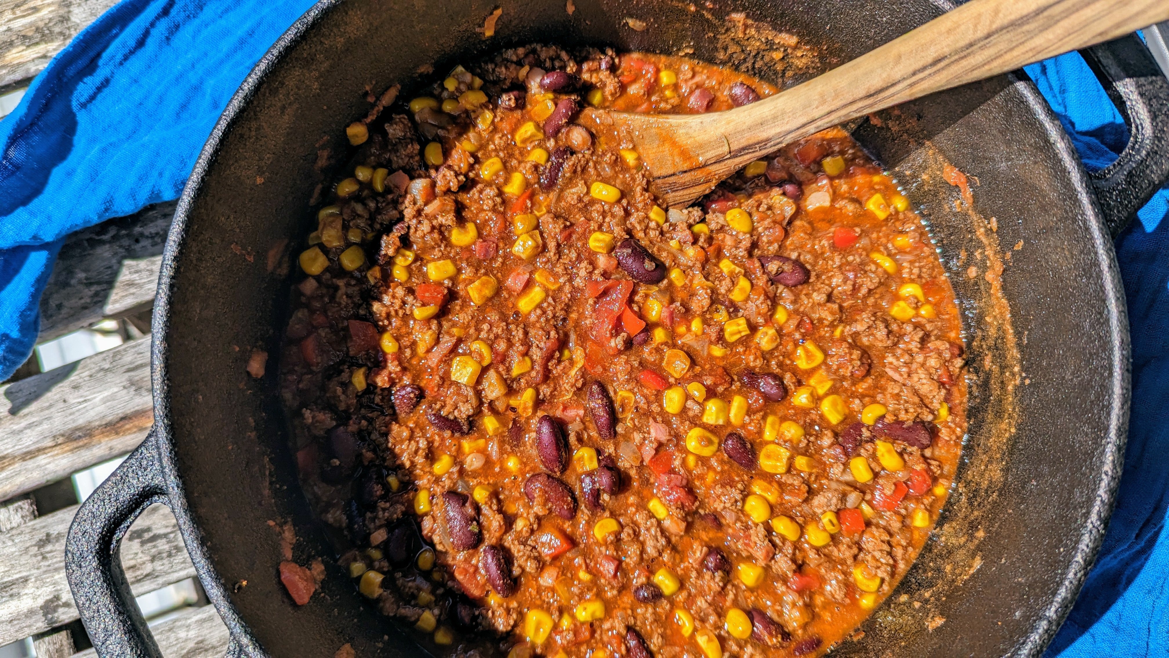 Chili con Carne vom Grill: Ein würziges Outdoor-Abenteuer