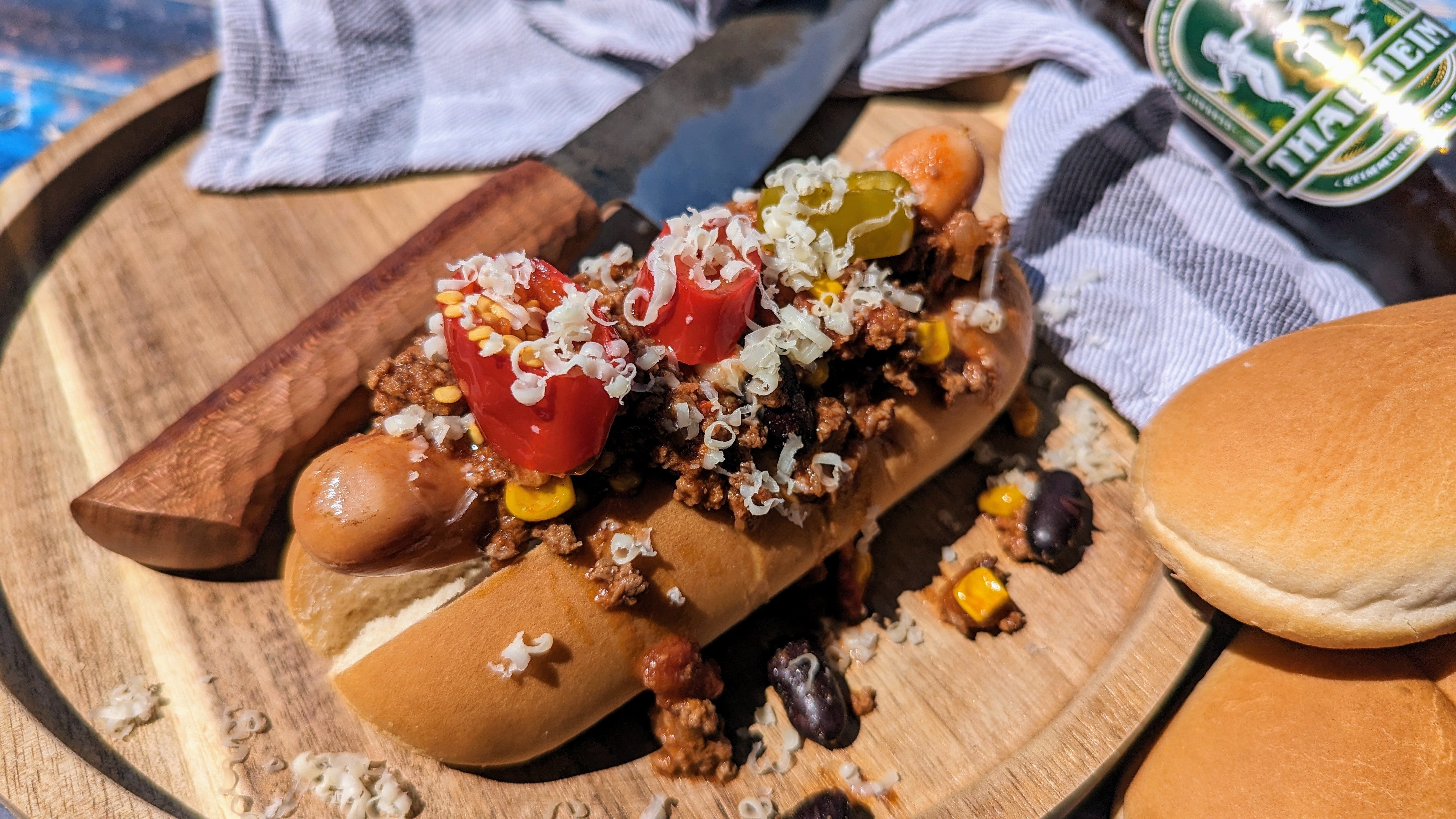 Chili Dogs vom Grill: Der ultimative Party-Hit in nur 30 Minuten