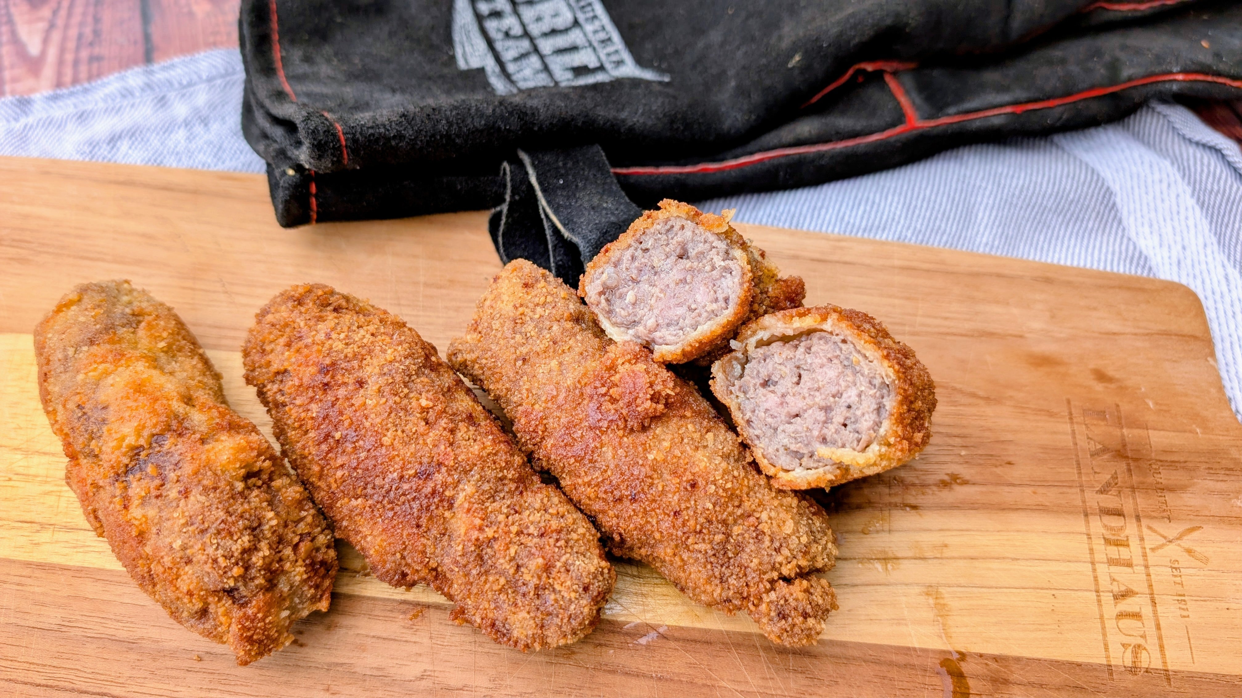 Panierte Cevapcici aus der Gusspfanne: Knusprig, Saftig, Würzig