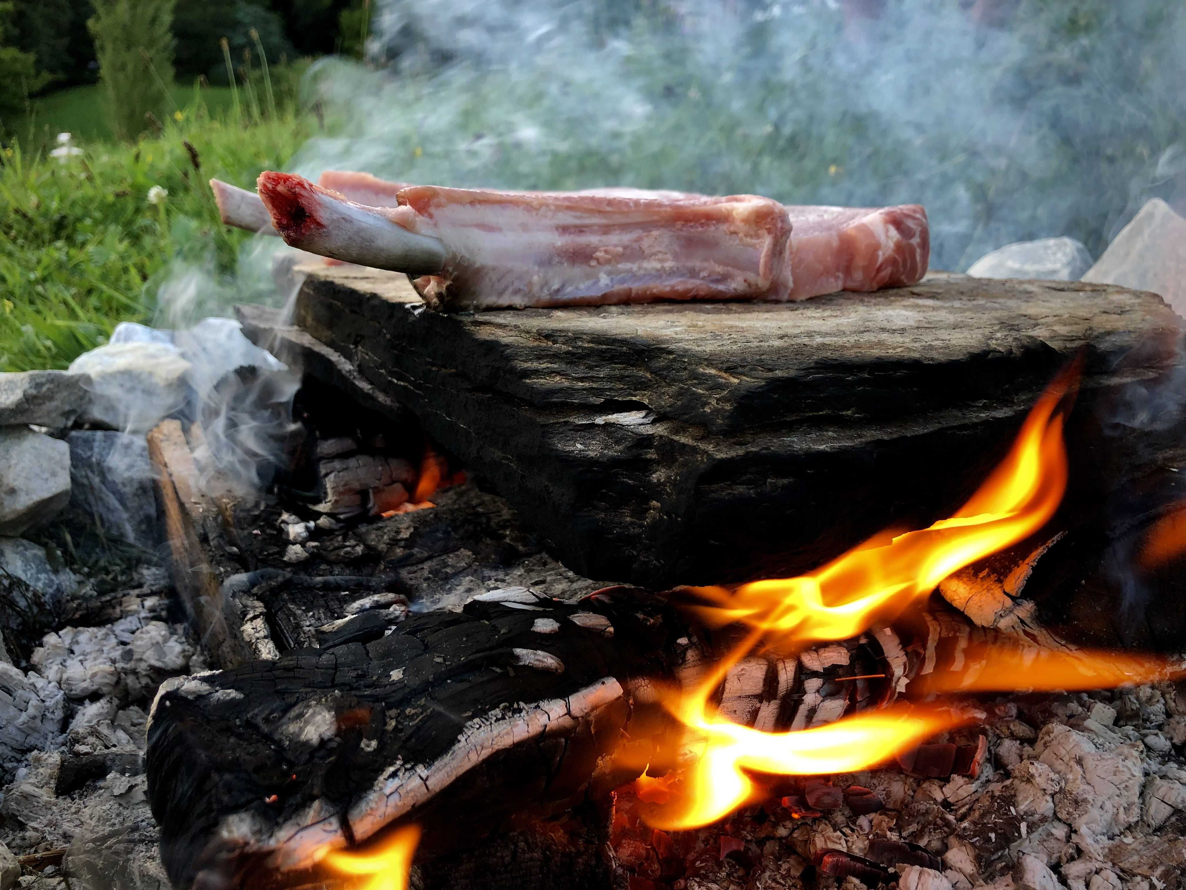 Caveman-Style: Grillen wie die Urmenschen