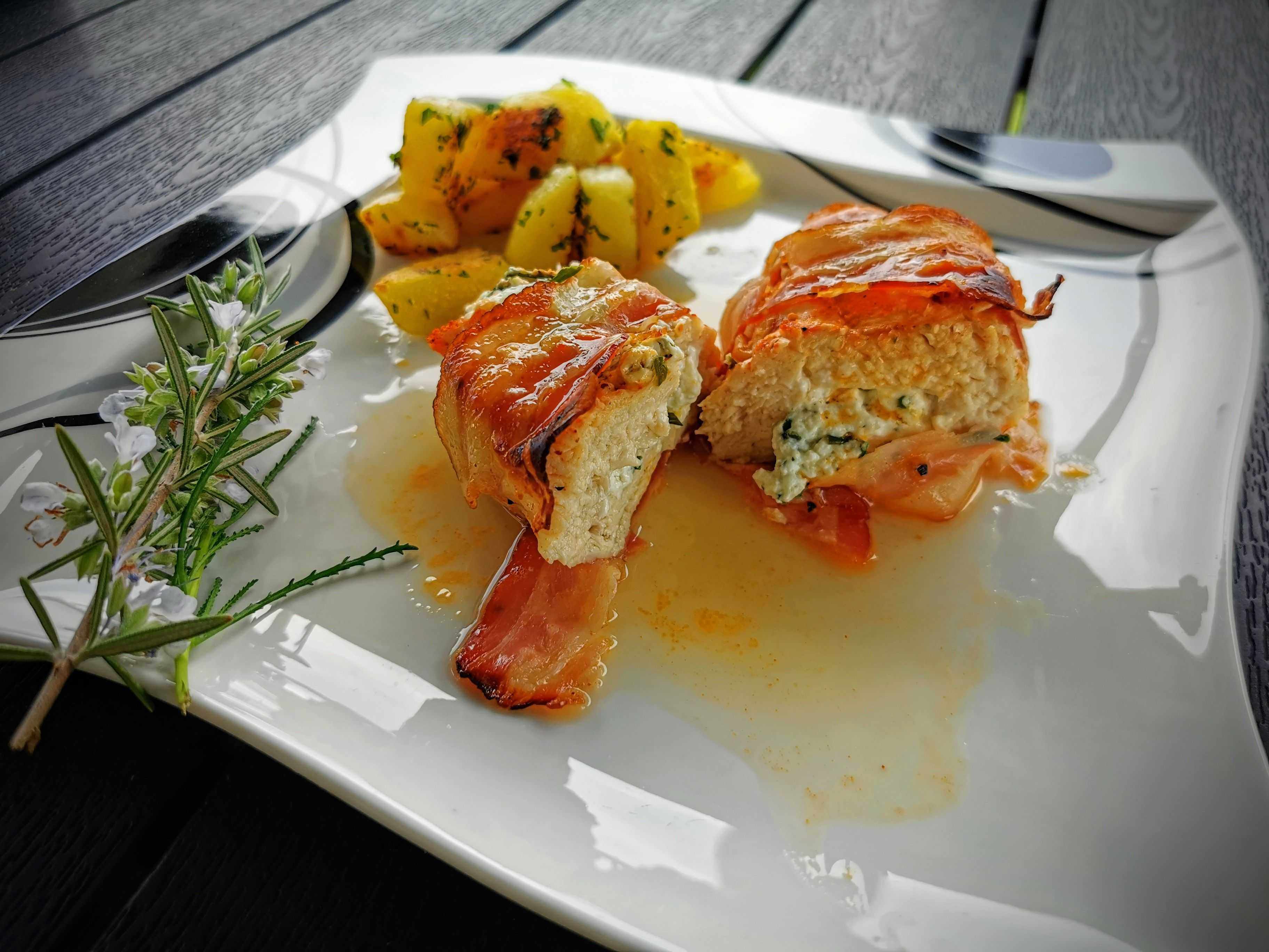 Gefüllte Hendlbrust mit Topfen: Ein einfaches Grillhighlight