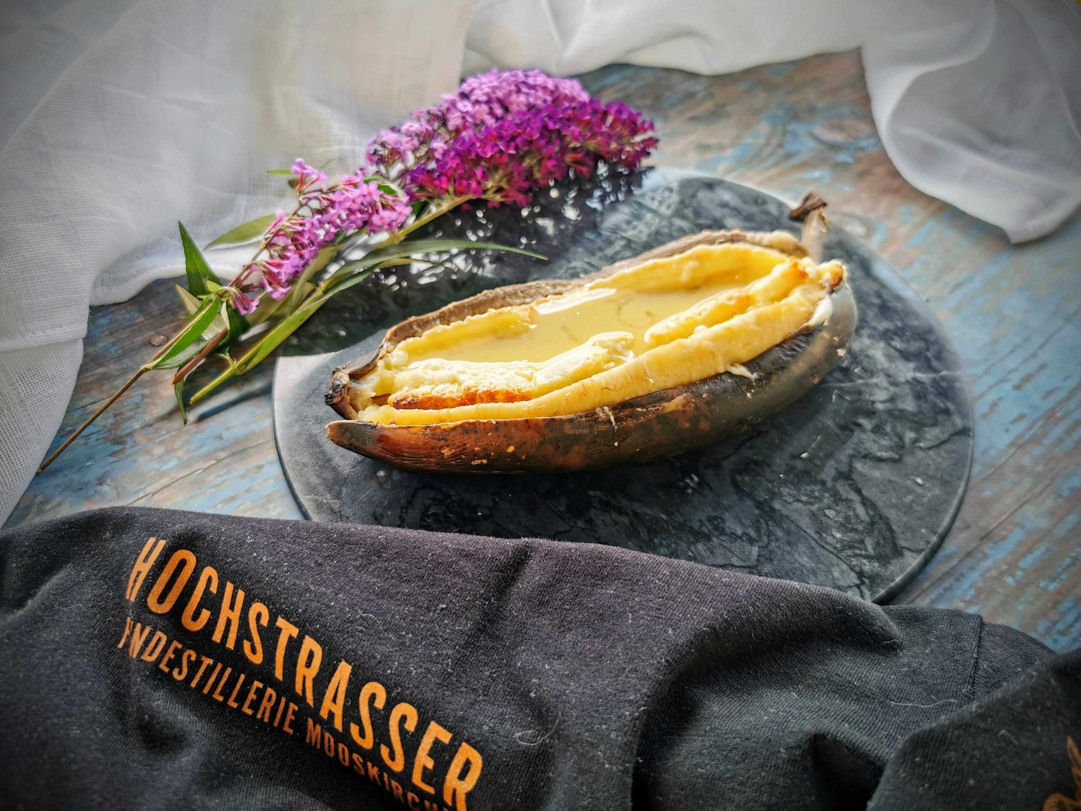 Schokobanane mit Schuss: Die perfekte Grillnachspeise