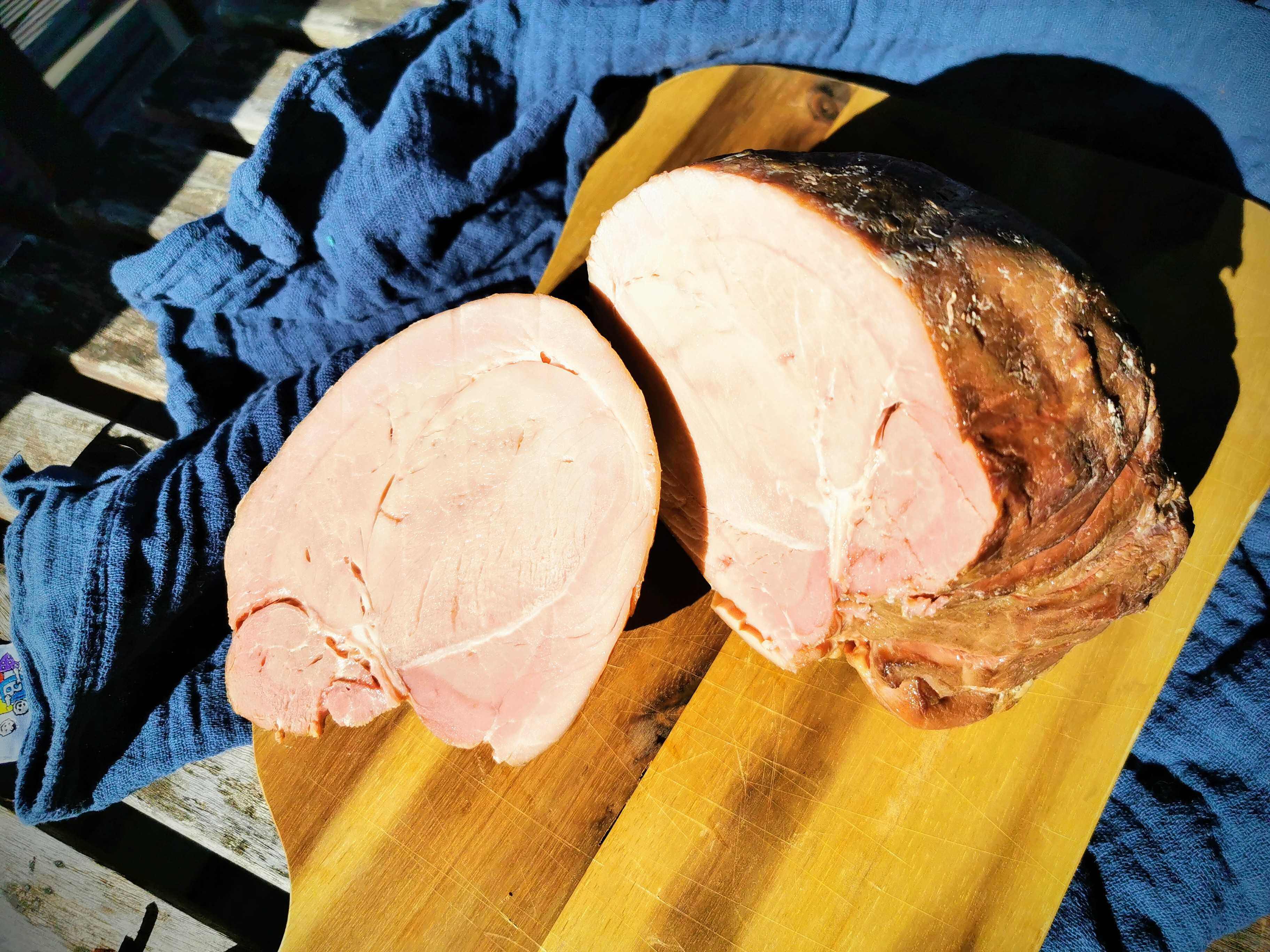 Osterschinken vom Grill: Ein Festtagsklassiker mit Raucharoma
