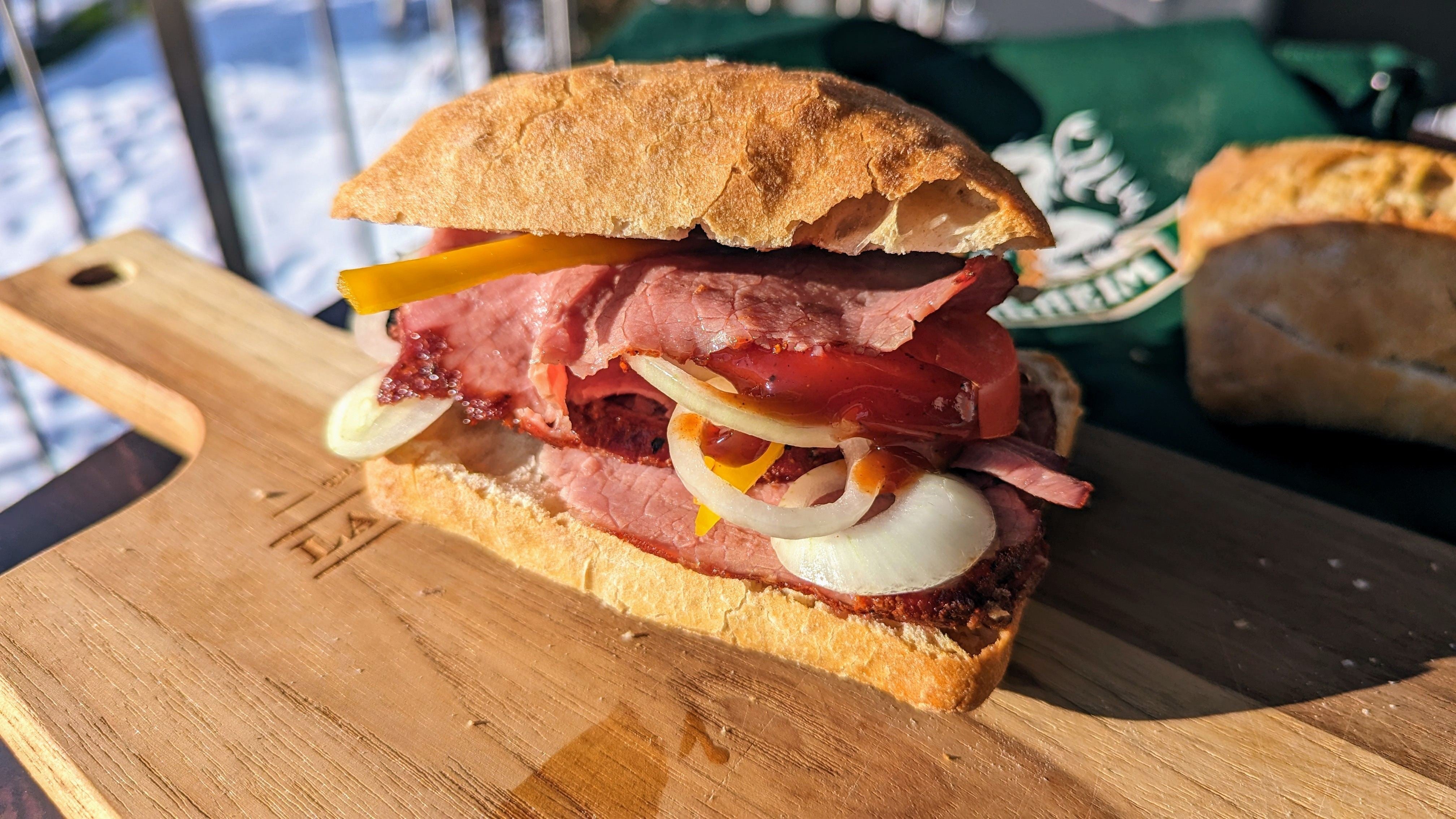 Weißes Scherzerl Sandwich vom Smoker: Ein Genuss für Grillfans