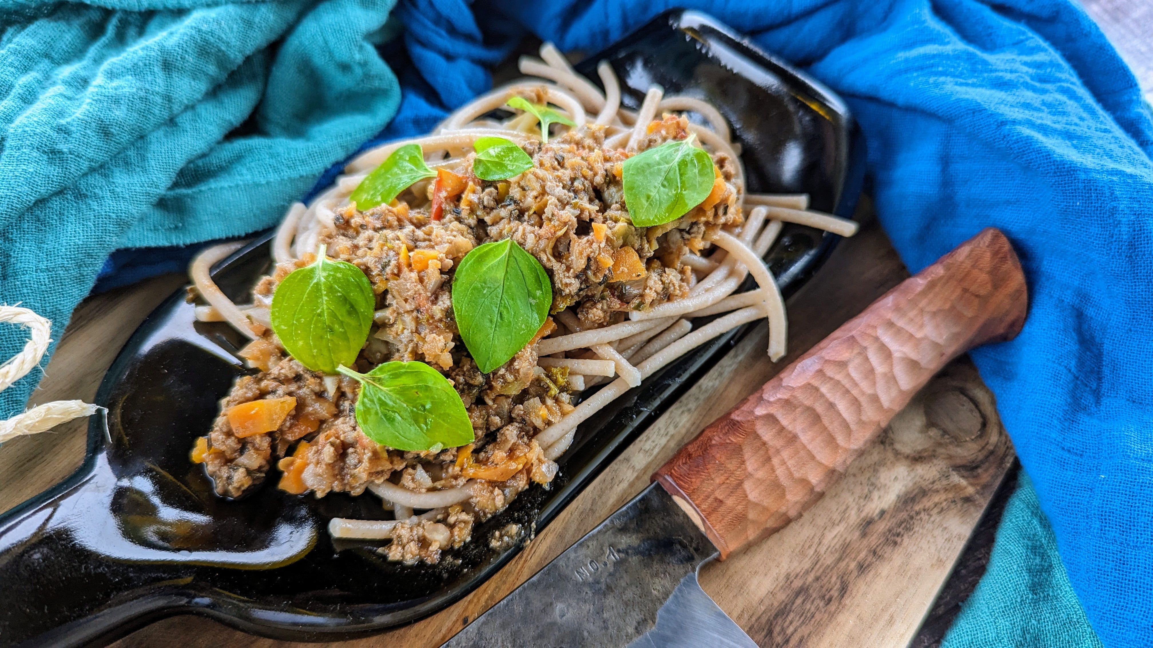 Spaghetti Bolognese vom Grill: Ein italienischer Klassiker mal anders