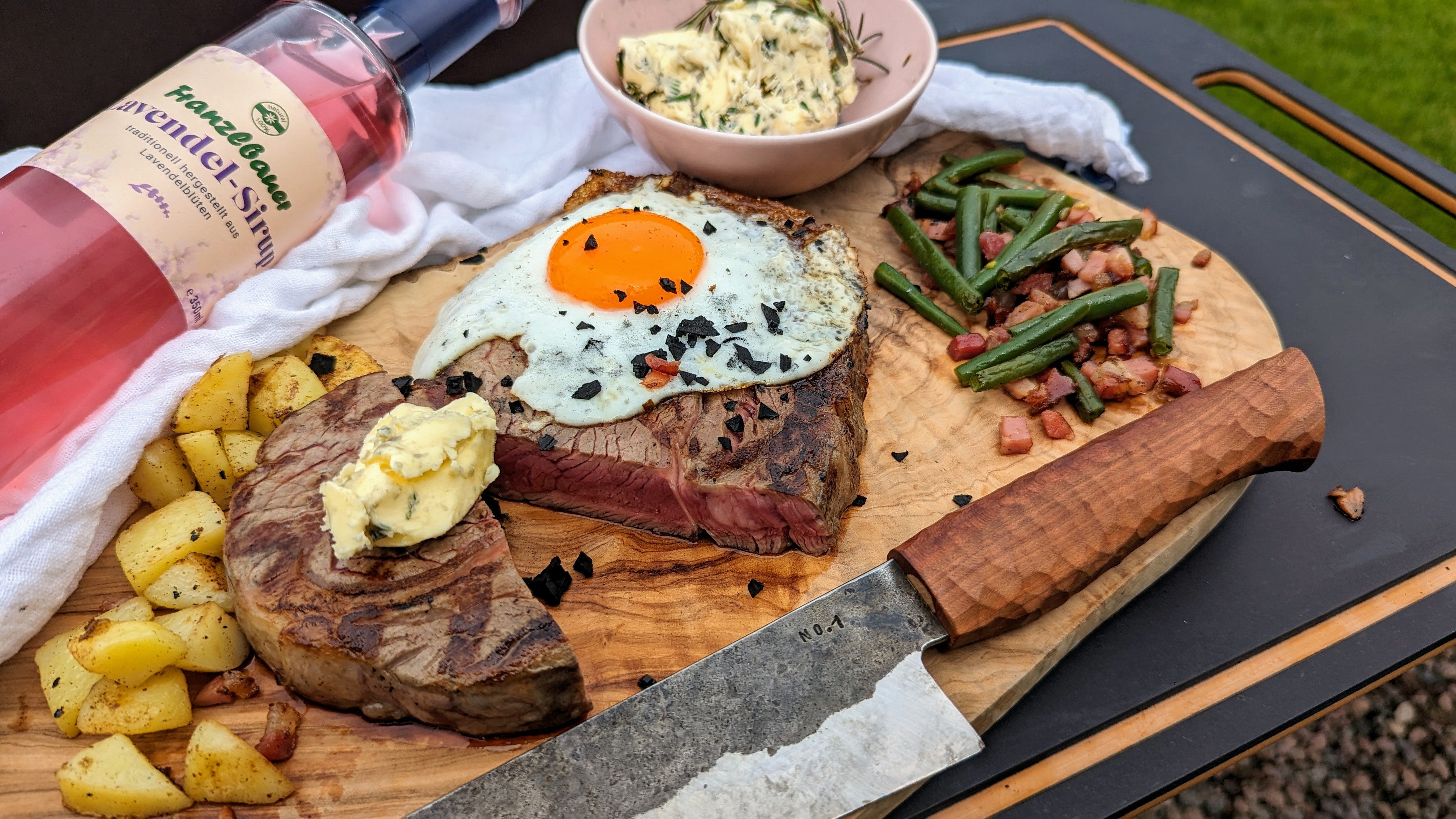 Steak and Eggs: Perfektes Frühstück vom Grill
