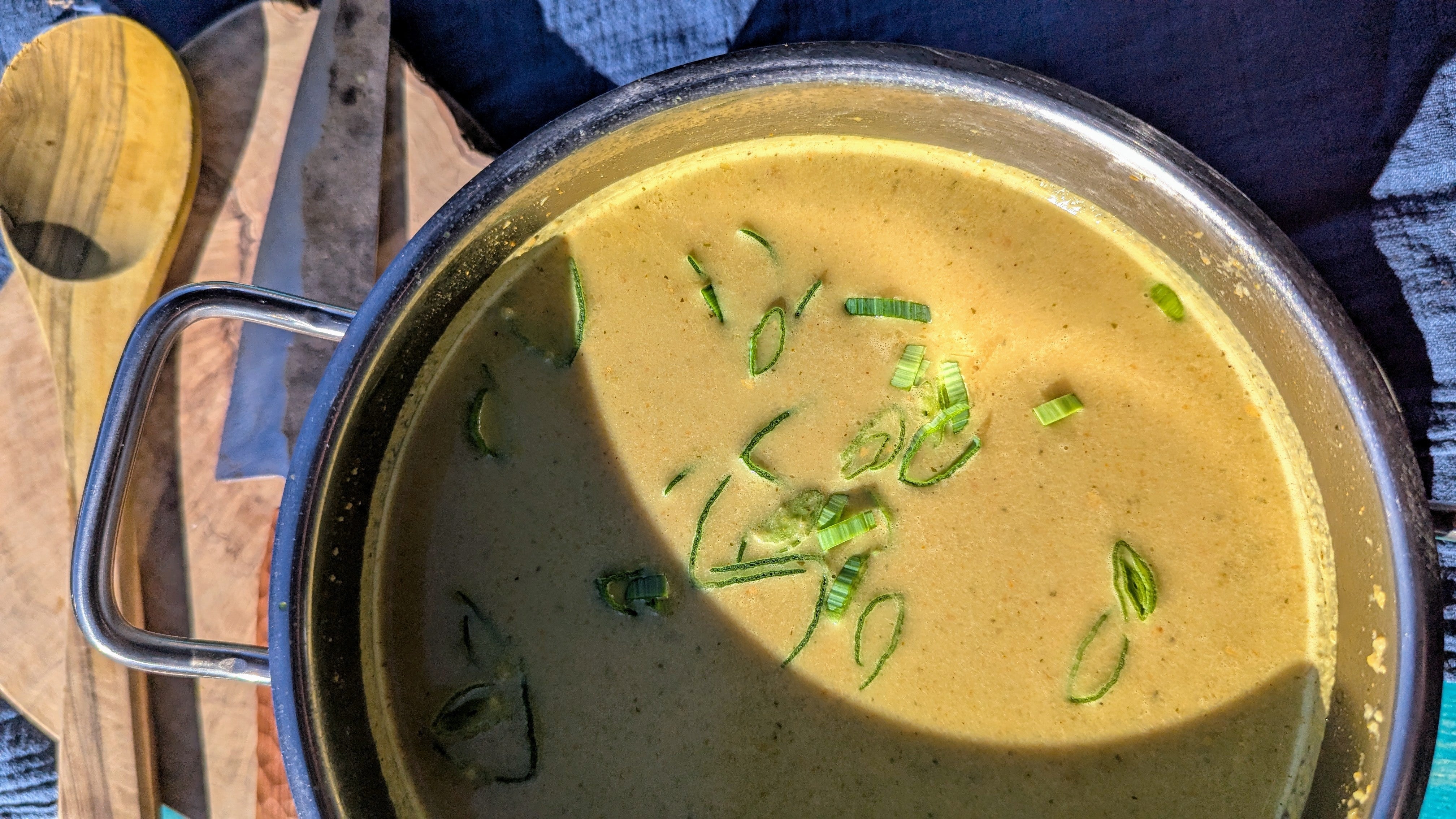 Wärmende Mulligatawny Suppe vom Grill