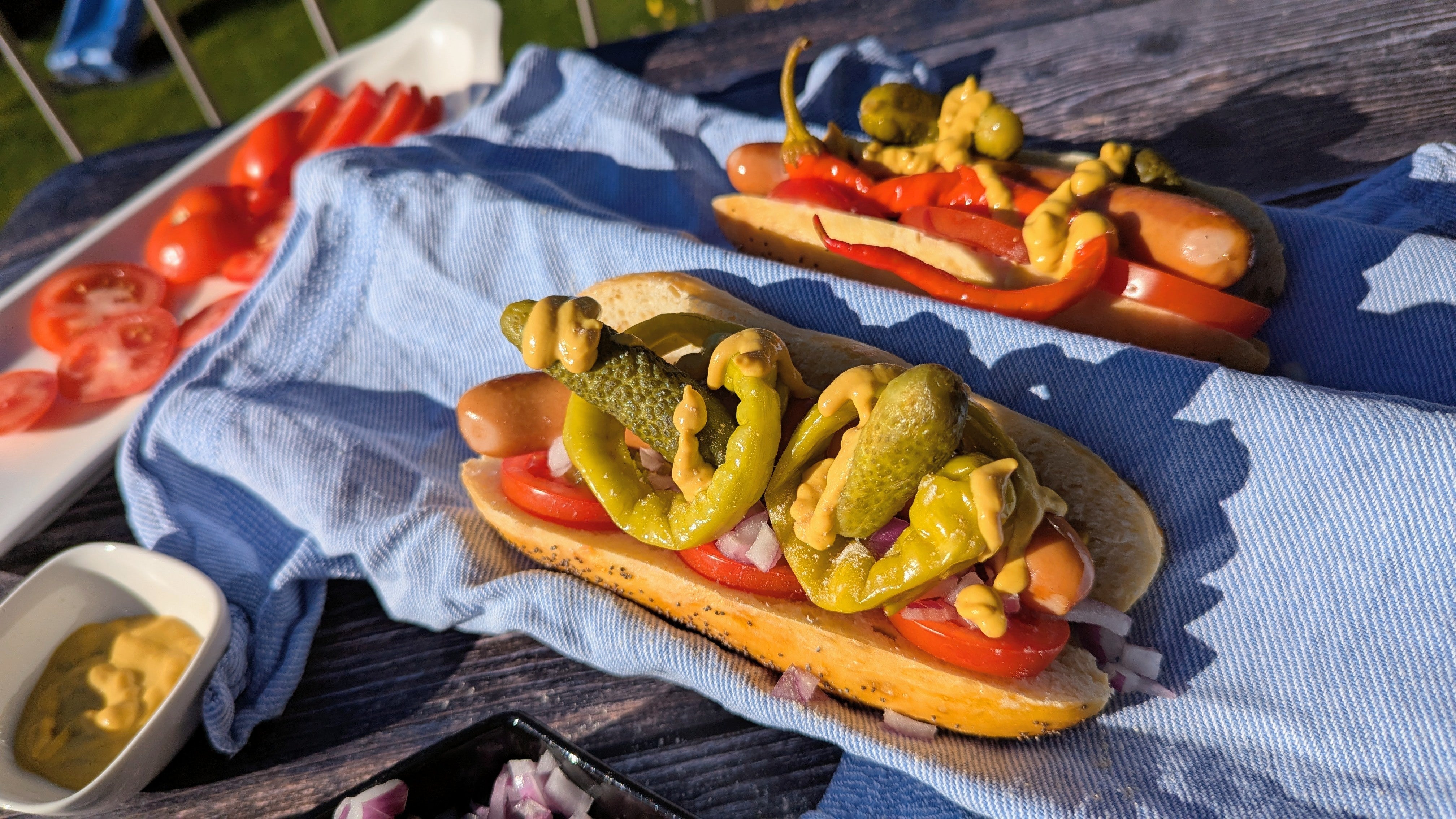 Chicago Style Hot Dog vom Grill: Der Kultklassiker für dein BBQ