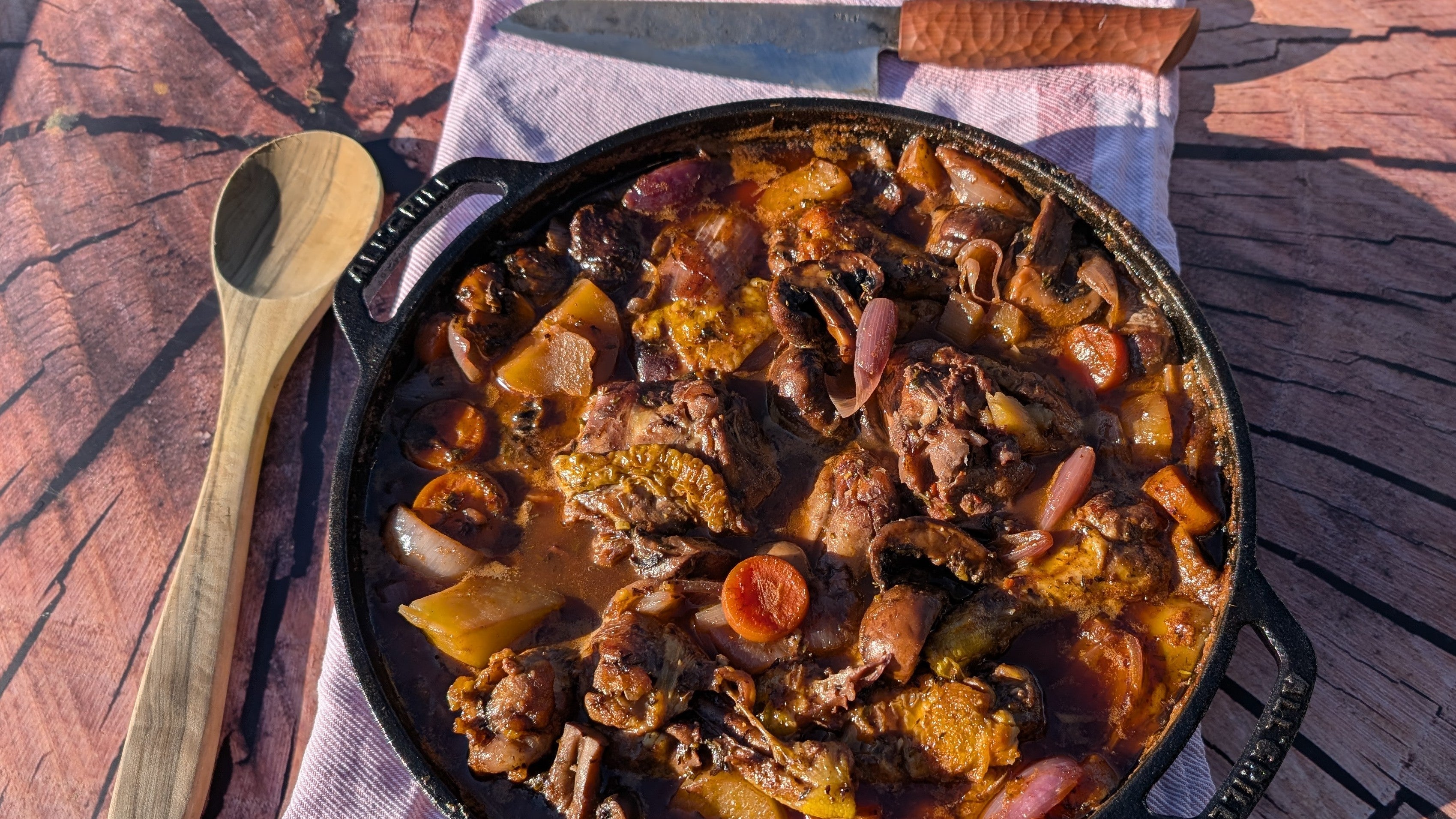 Coq au Vin vom Grill: Französischer Genuss für echte Gourmets