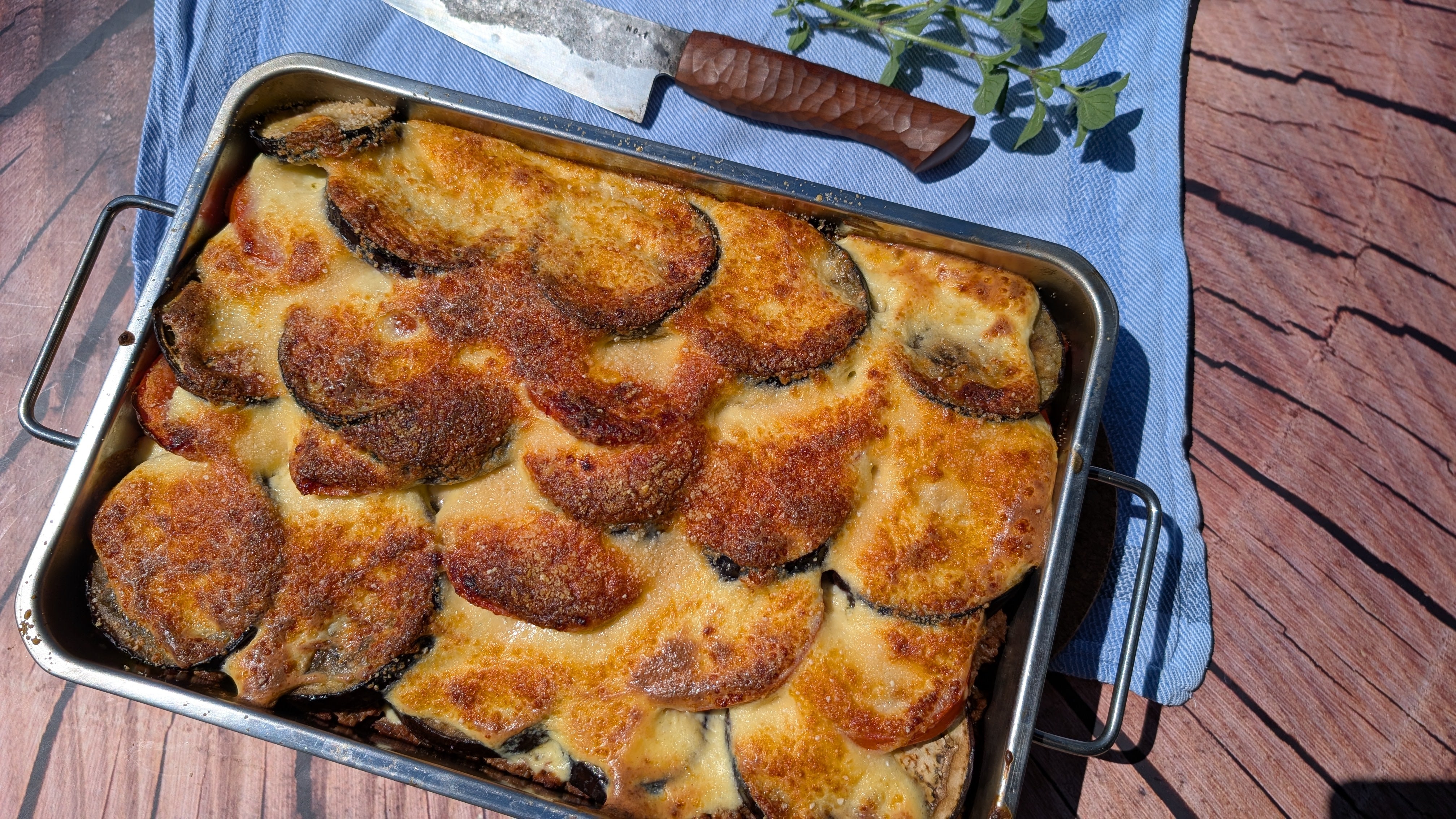 Original Griechische Moussaka vom Grill: Ein Geschmackserlebnis wie im Urlaub